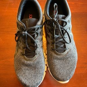 Men’s ASICS Running Shoe